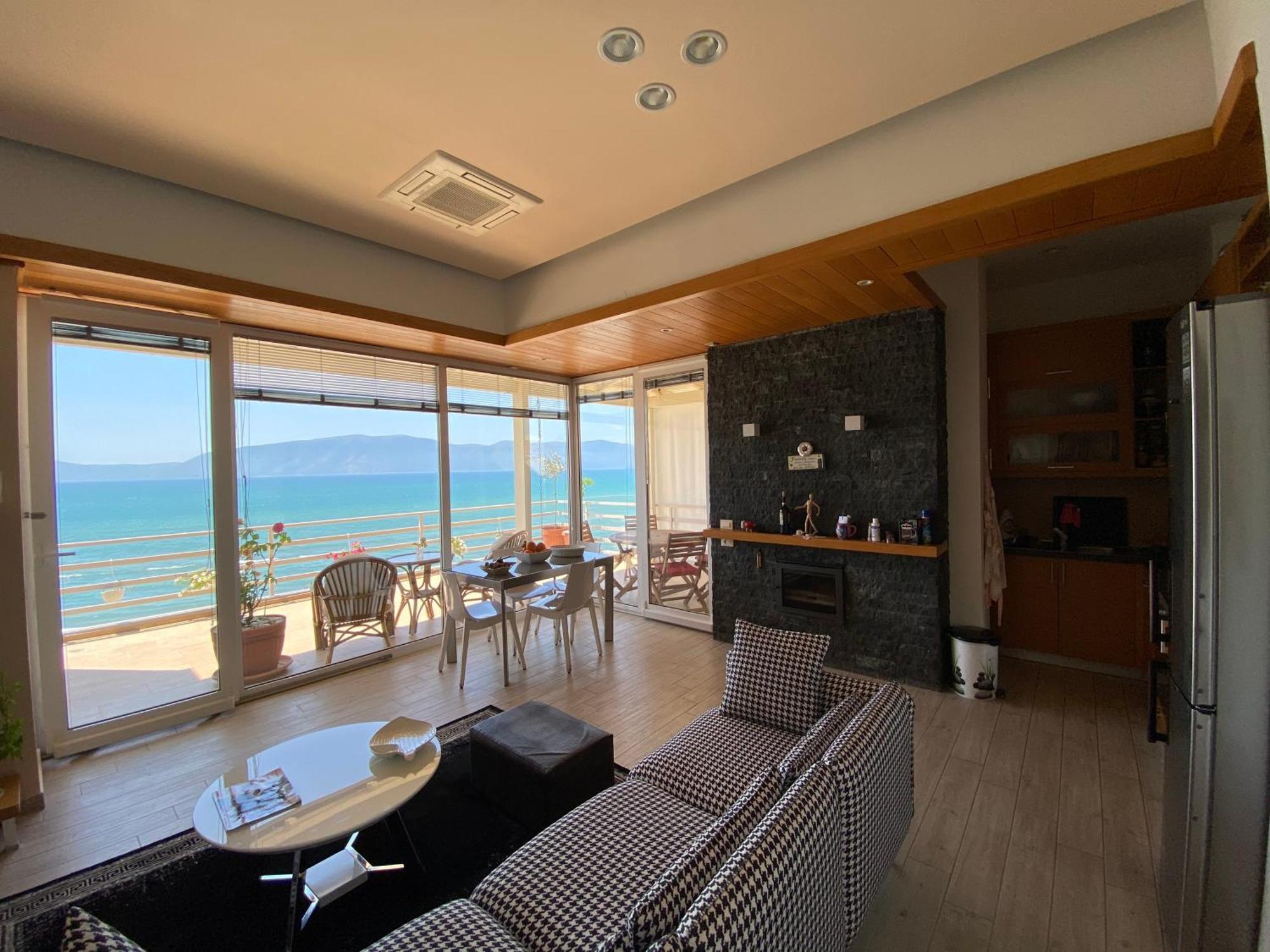 Eka Luxury Two-Bedroom Seaview Apartment Vlorë Buitenkant foto